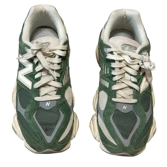 New Balance 9060 - Picture 2 of 7